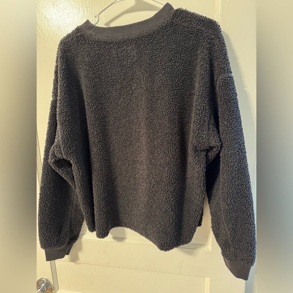 American Eagle Charcoal Gray Crewneck Sherpa Sweatshirt - Picture 10 of 11